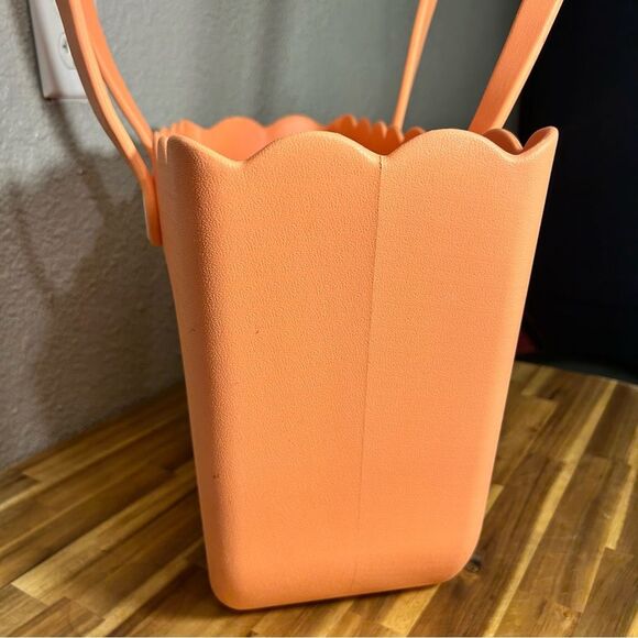 Rose Scalloped Versa Tote Coral - Picture 8 of 16